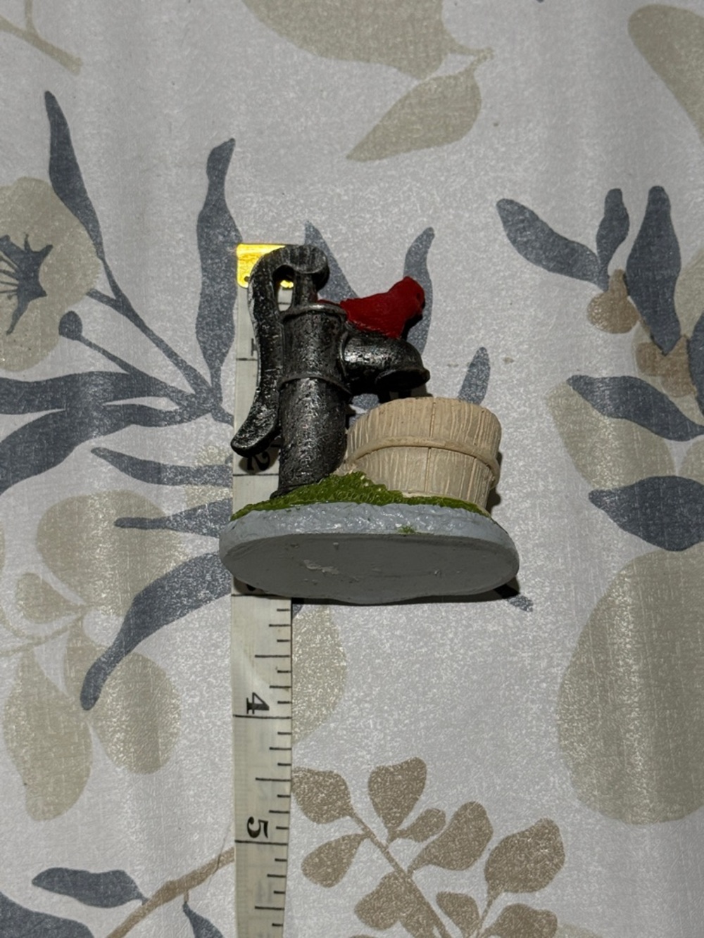 Decorative Red Bird Fountain Accent with Beige Bucket - Picture 5 of 5